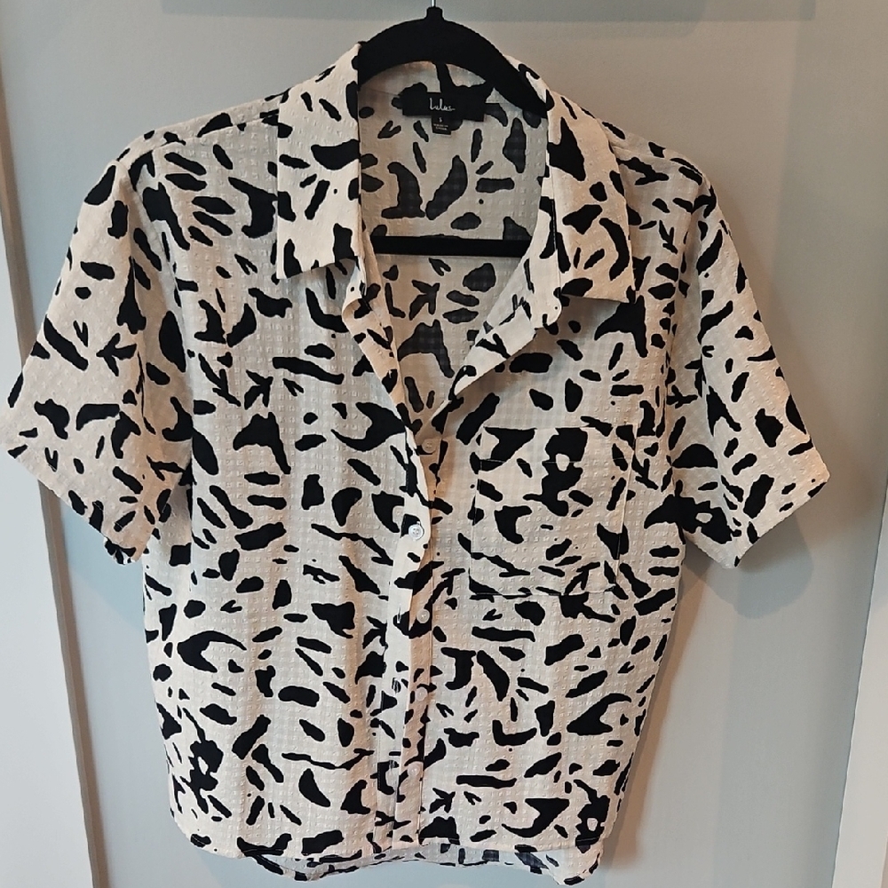 Lulu's Black and White Abstract Button Down Shirt